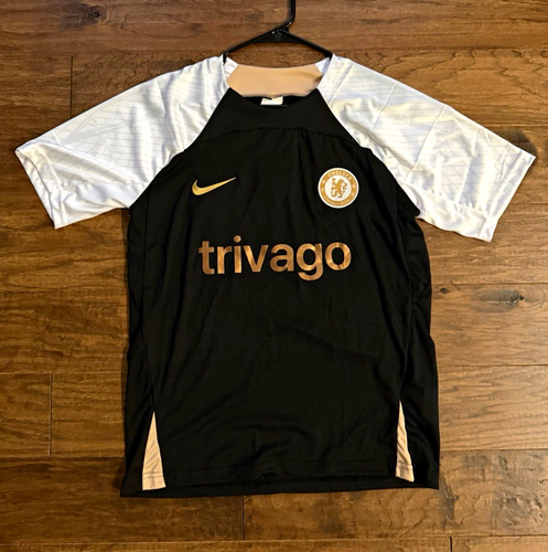 Chelsea trivago kit - trivago,